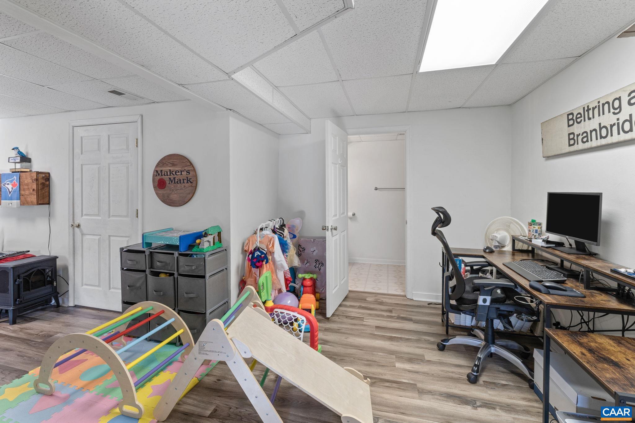 LAKE MONTICELLO - Residential