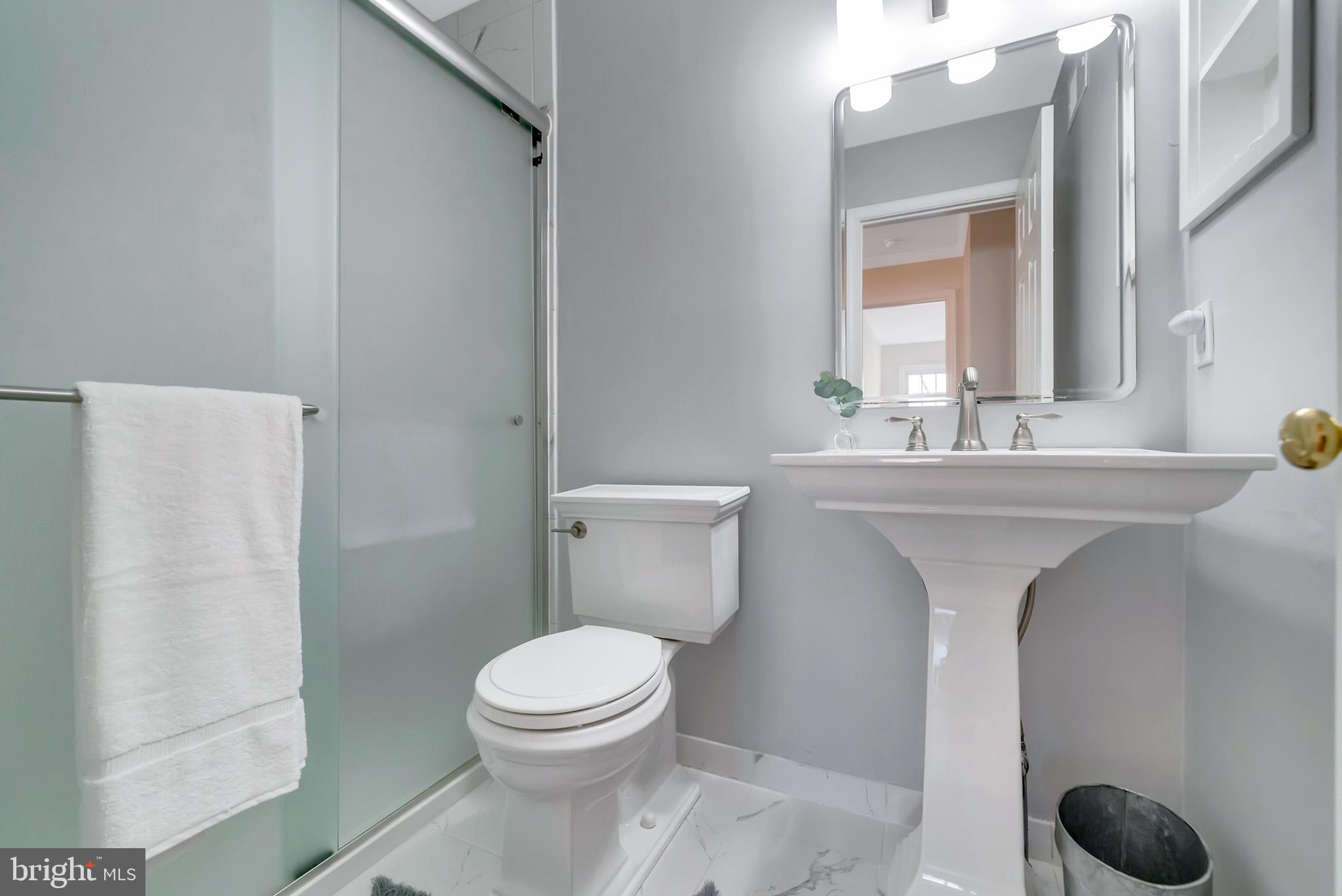 GWYNEDD HUNT - Residential