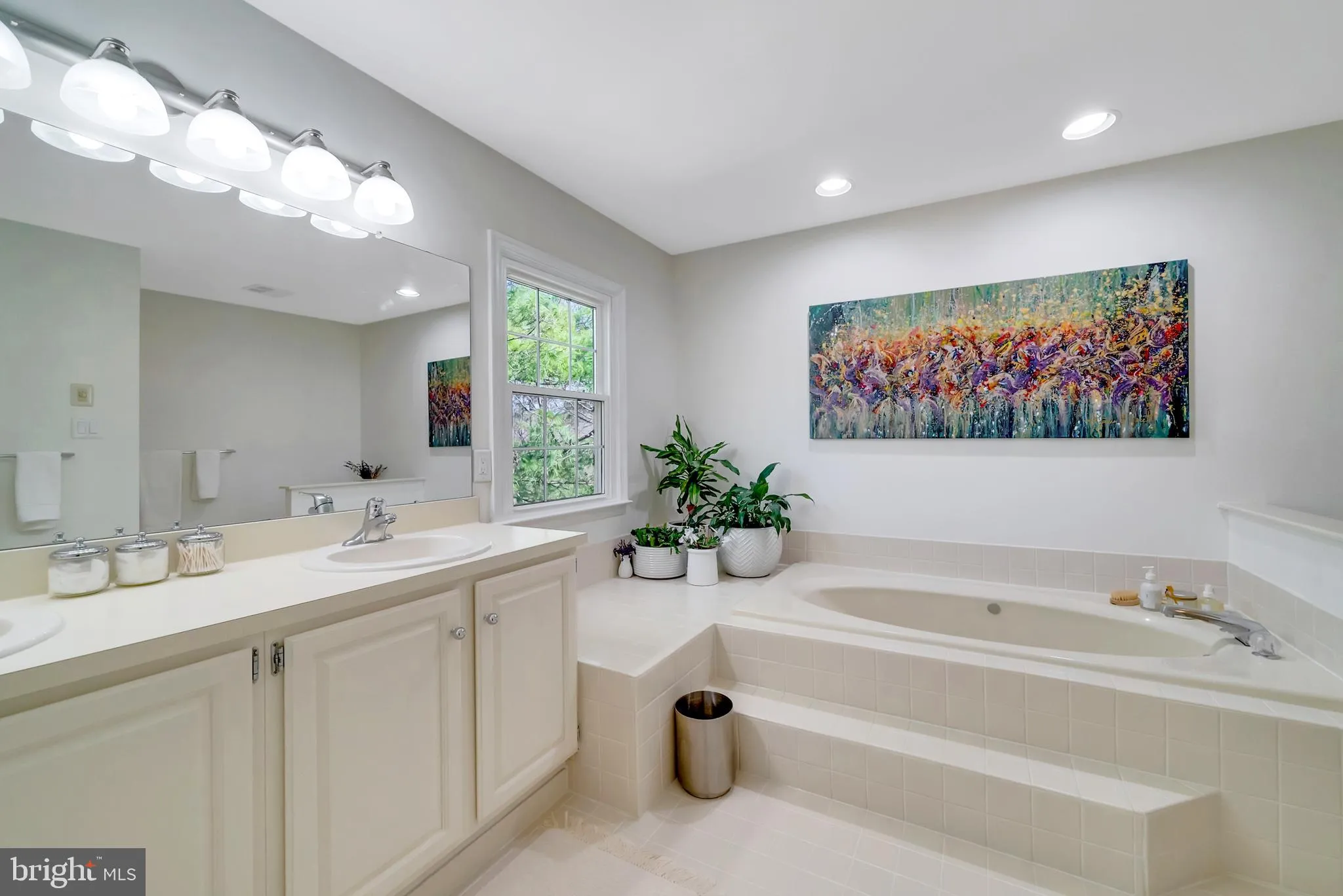 Ambler, Pennsylvania 19002, United States, 3 Bedrooms Bedrooms, ,3 BathroomsBathrooms,Residential,Pending,90328