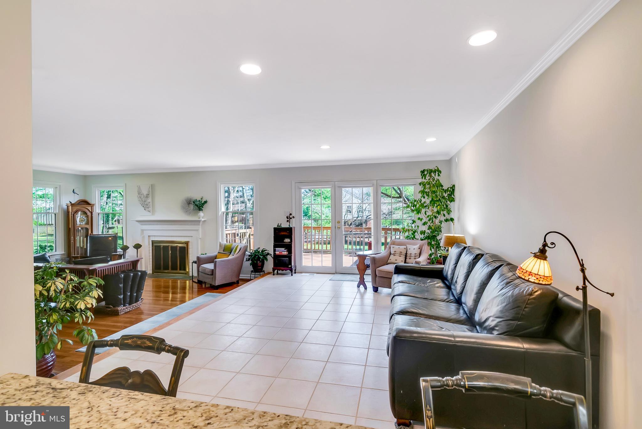 GWYNEDD HUNT - Residential