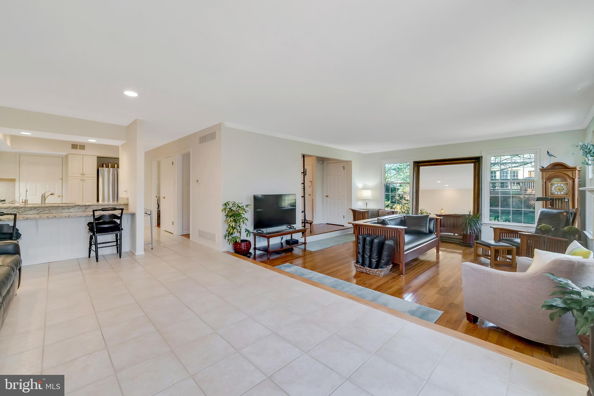 GWYNEDD HUNT - Residential