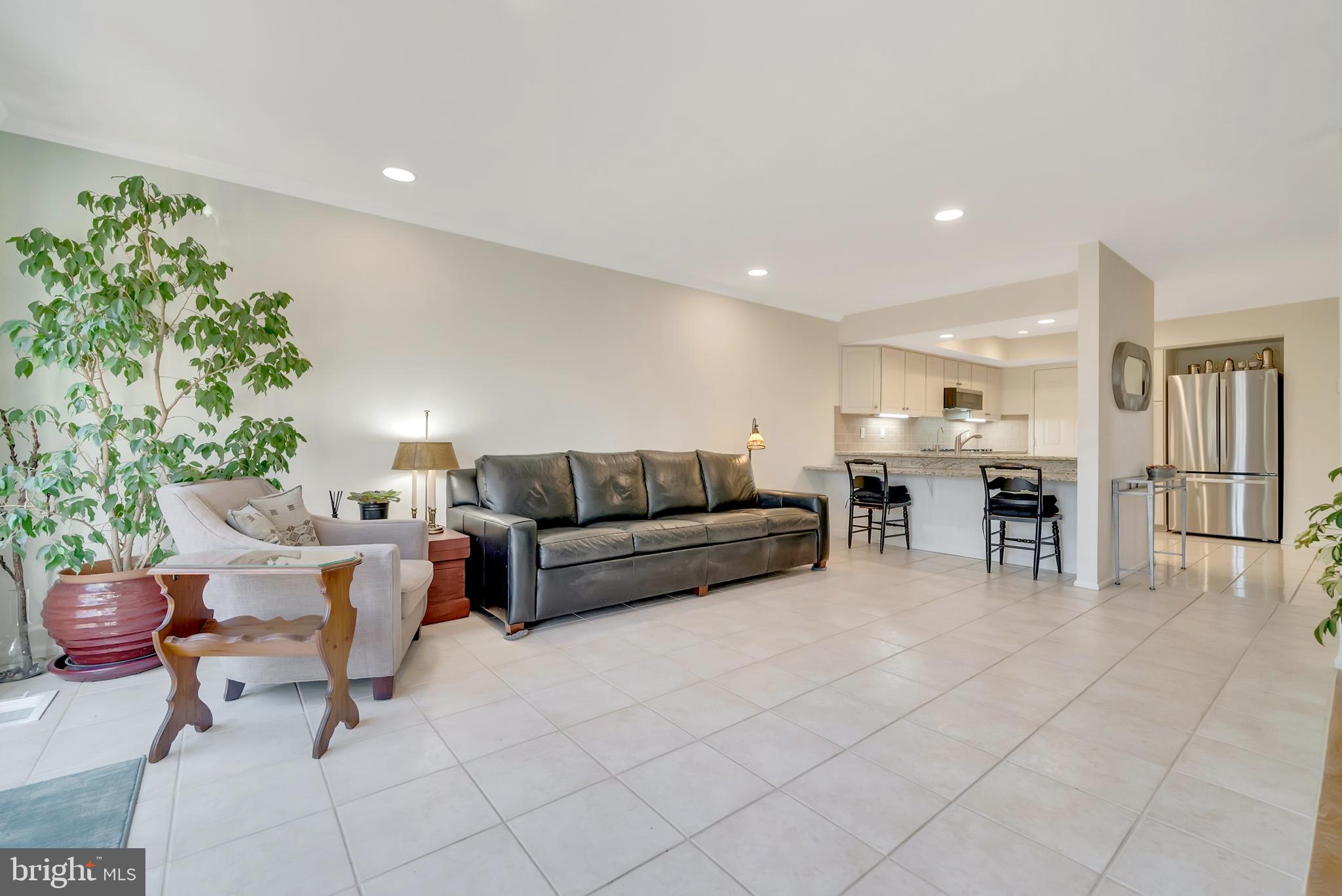 GWYNEDD HUNT - Residential