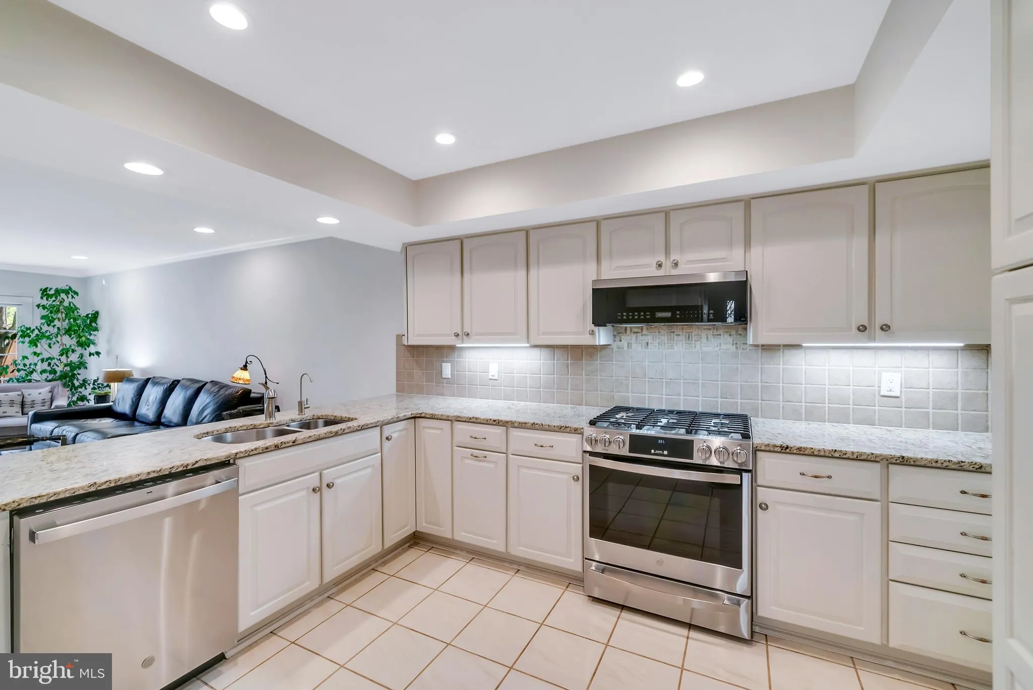 Ambler, Pennsylvania 19002, United States, 3 Bedrooms Bedrooms, ,3 BathroomsBathrooms,Residential,Pending,90328