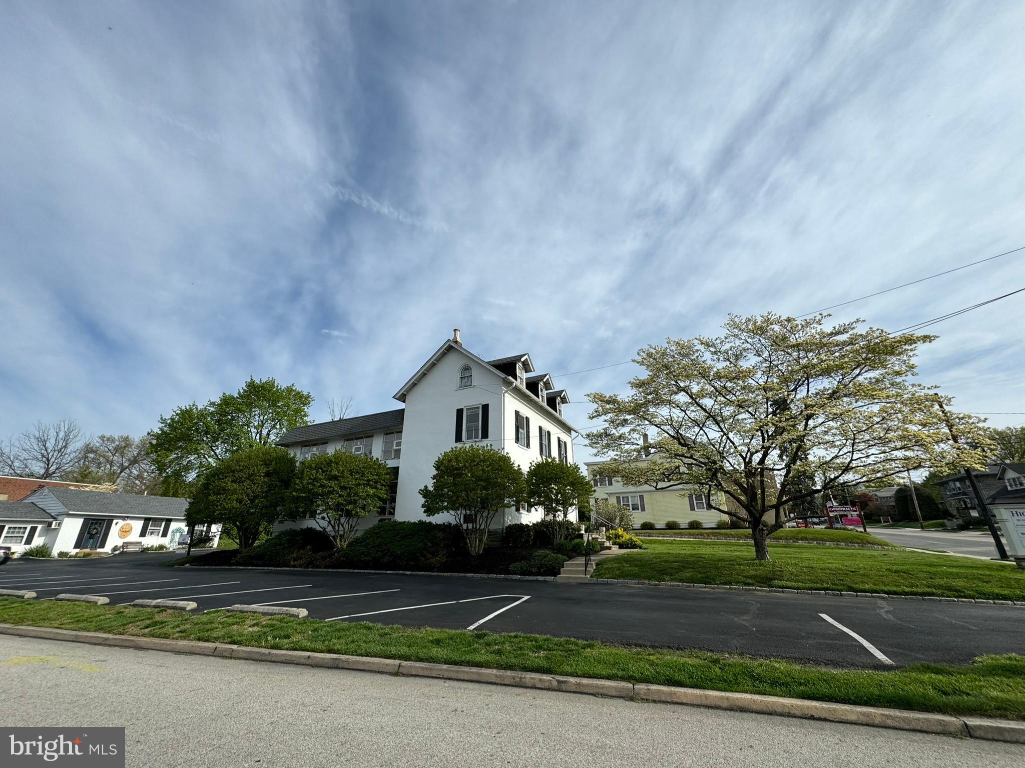 ERDENHEIM - Commercial Lease