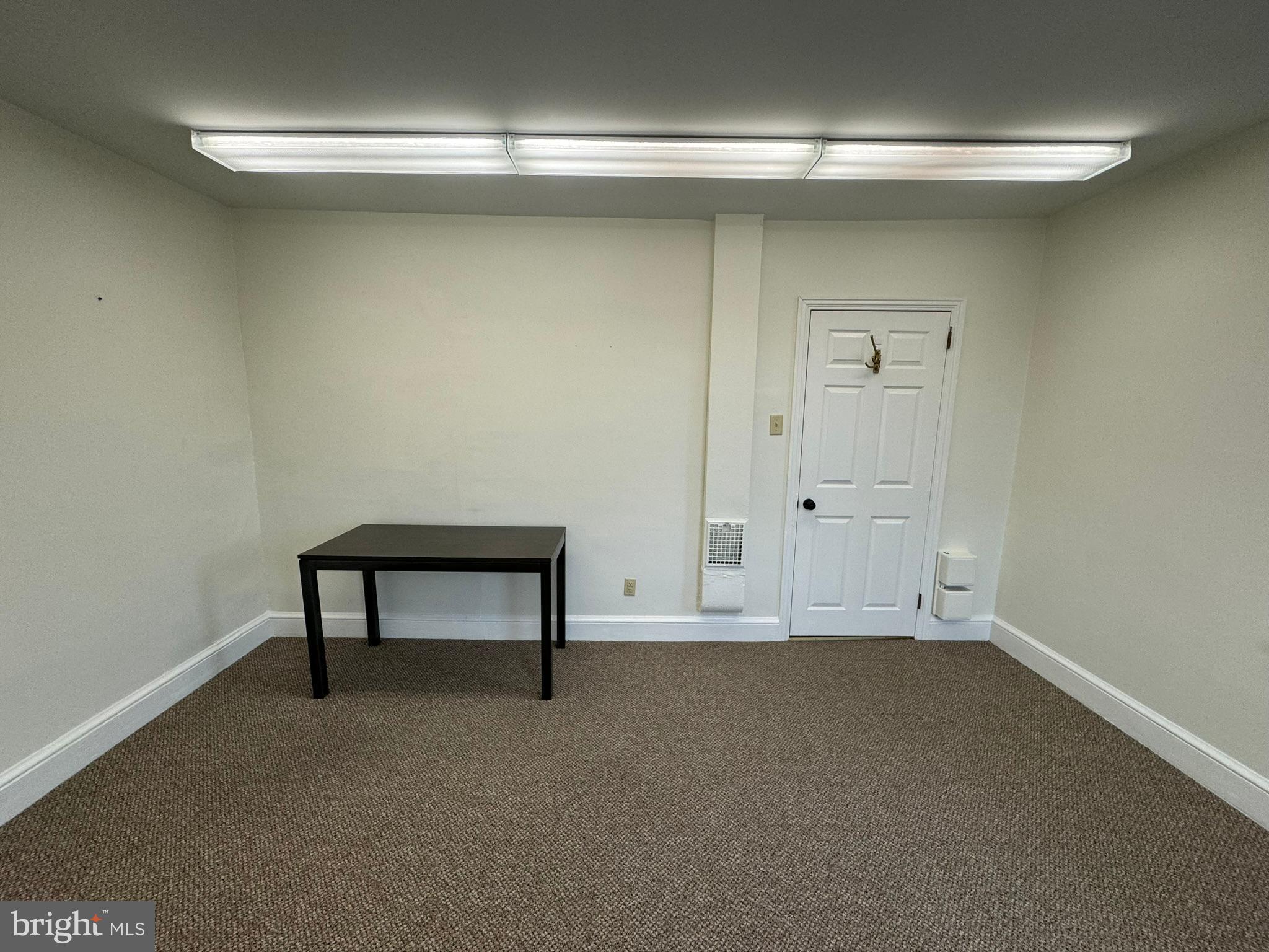 ERDENHEIM - Commercial Lease