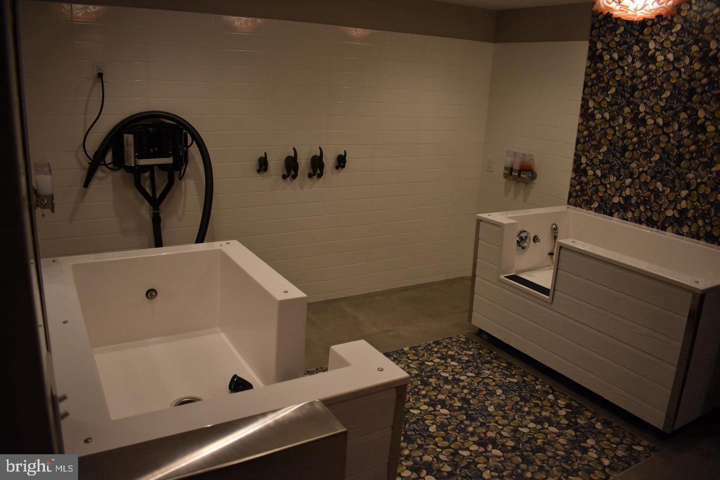 NATIONAL HARBOR - Residential Lease