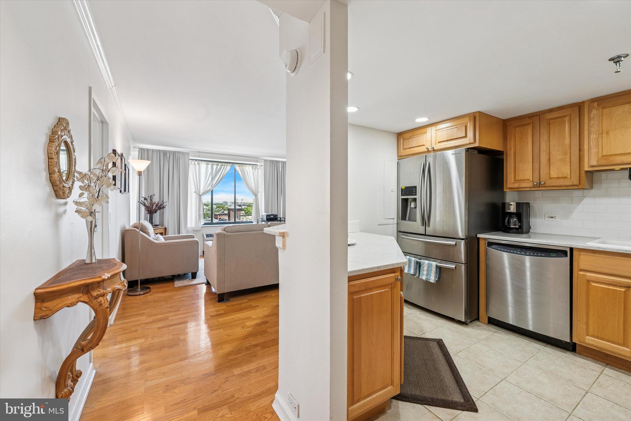 2001 HAMILTON STREET 1205