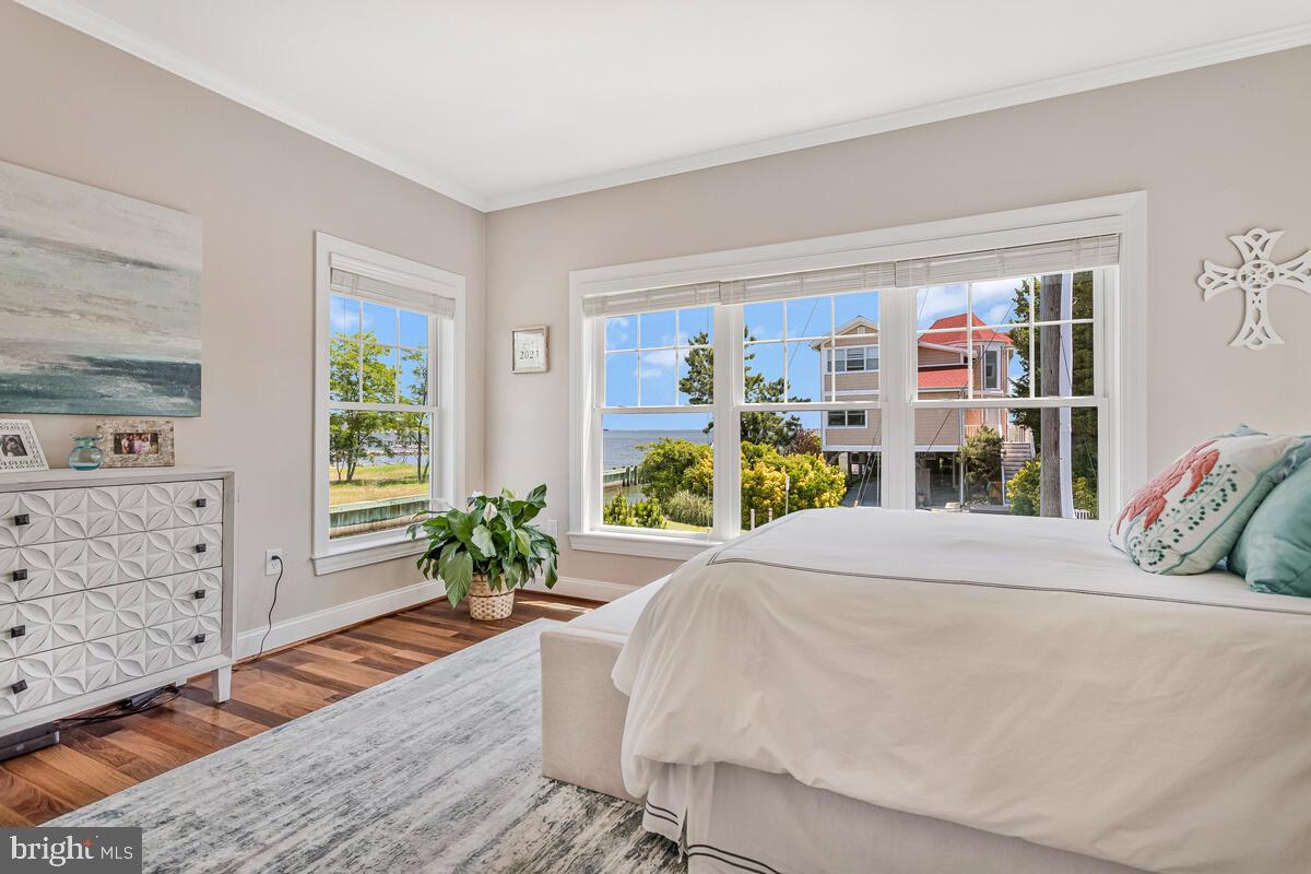 OYSTER HARBOR - Residential