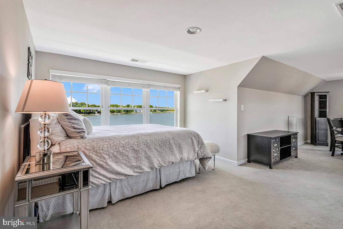 OYSTER HARBOR - Residential