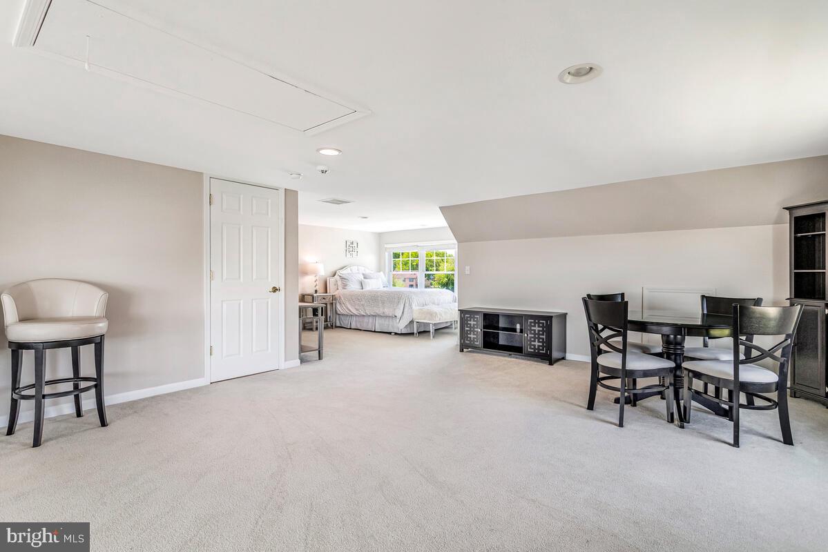 OYSTER HARBOR - Residential