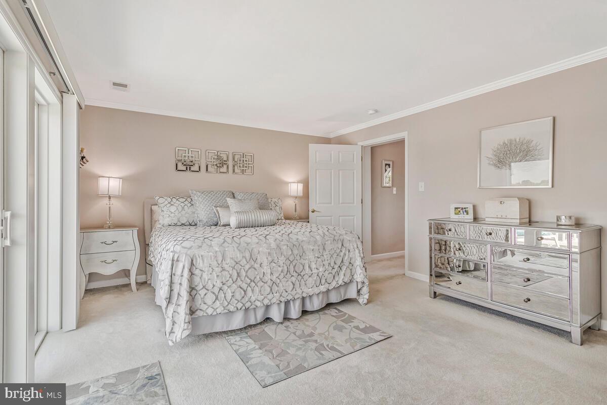 OYSTER HARBOR - Residential