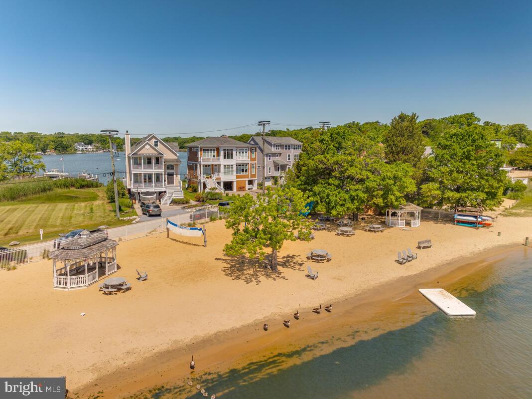 OYSTER HARBOR - Residential