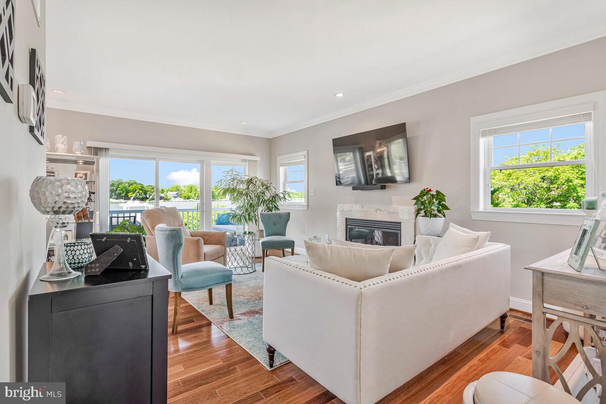 OYSTER HARBOR - Residential