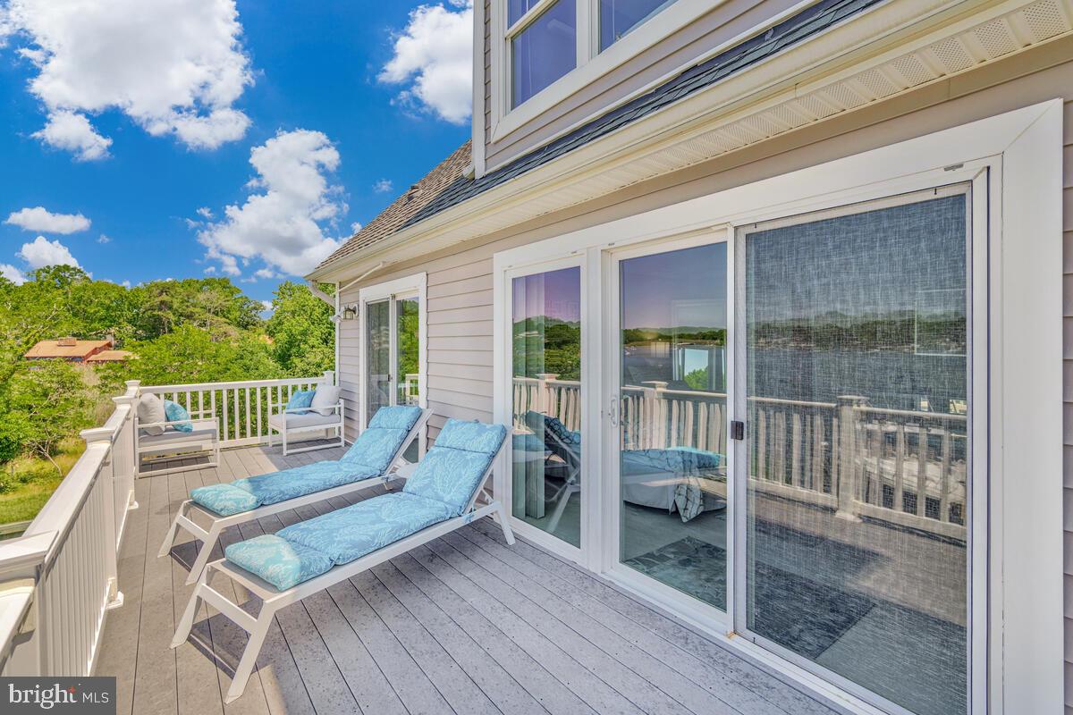 OYSTER HARBOR - Residential