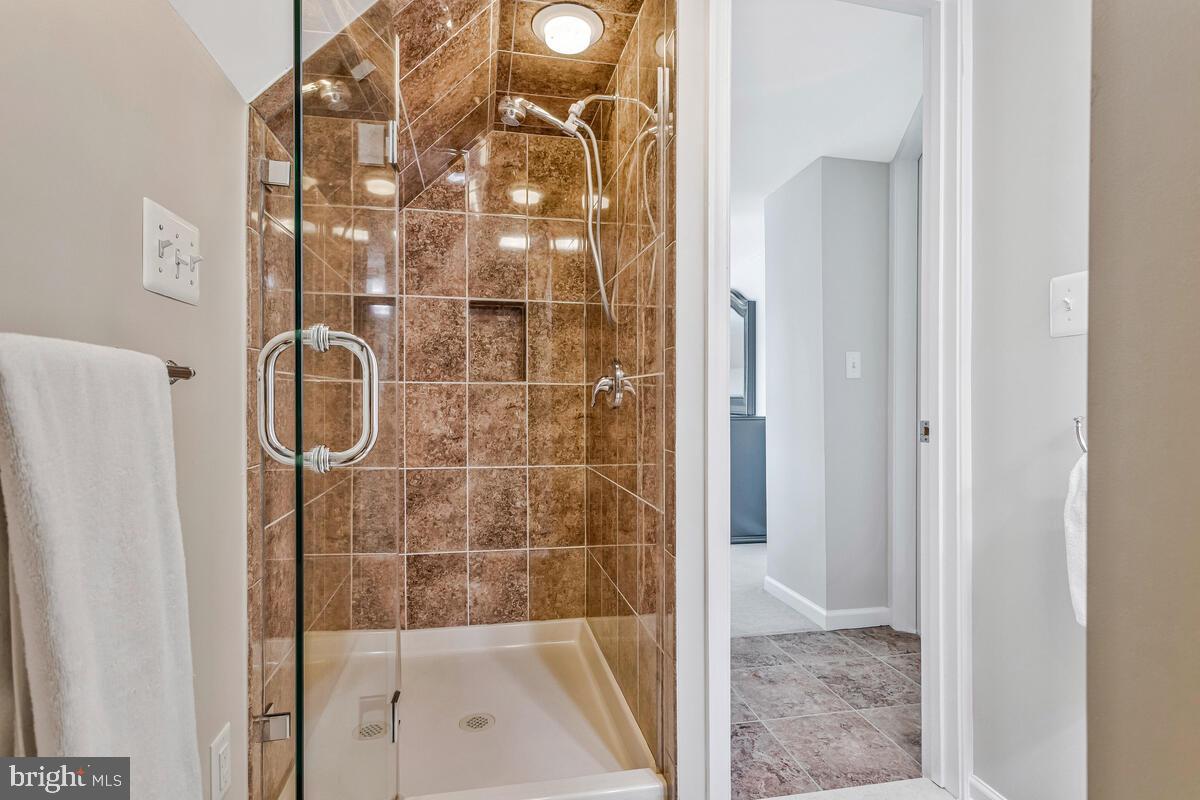 OYSTER HARBOR - Residential