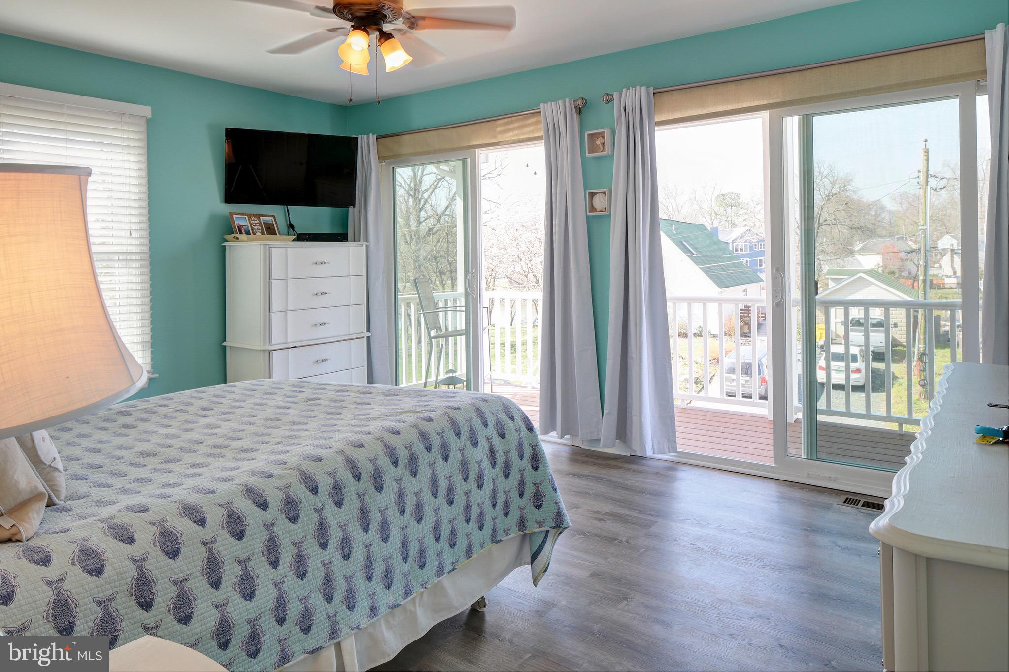 EDGEWATER - Residential