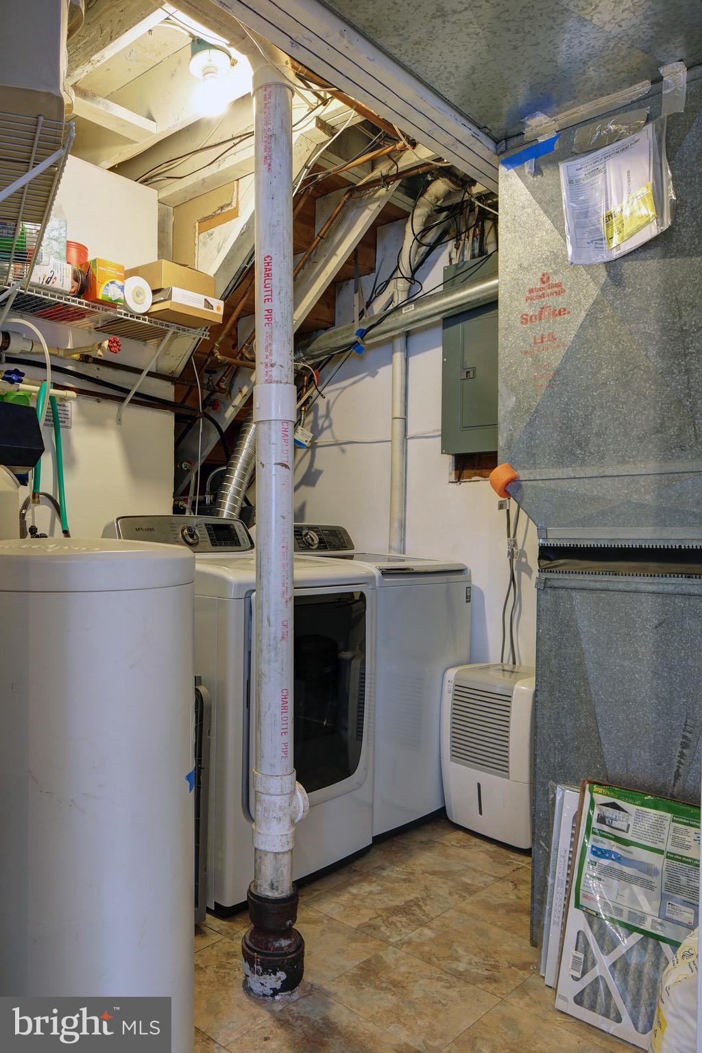 EDGEWATER - Residential