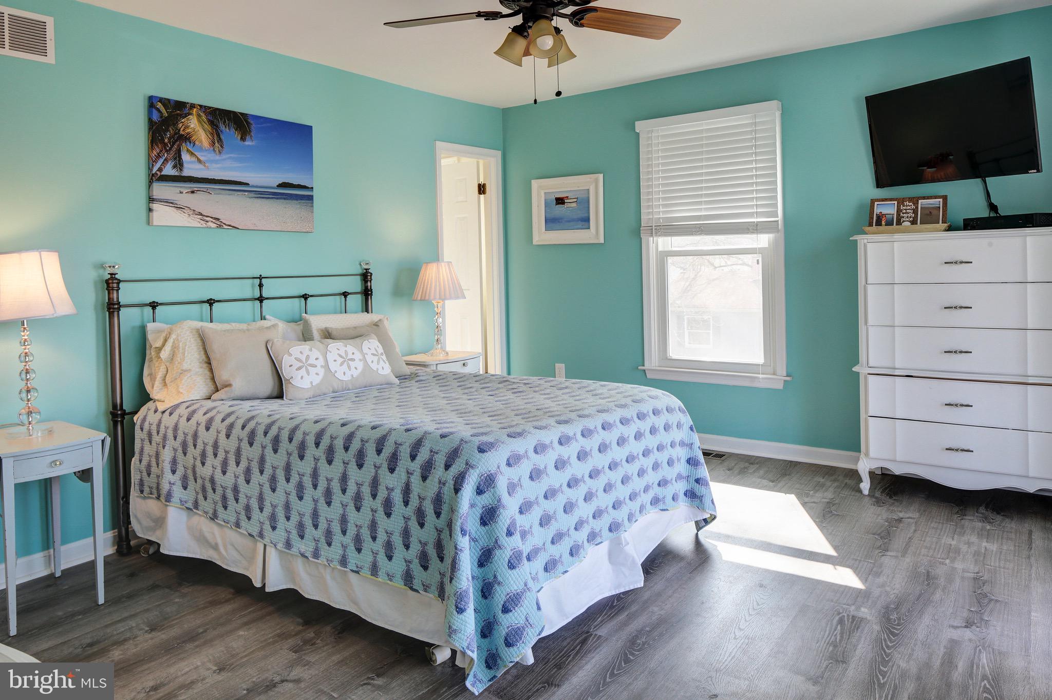 EDGEWATER - Residential