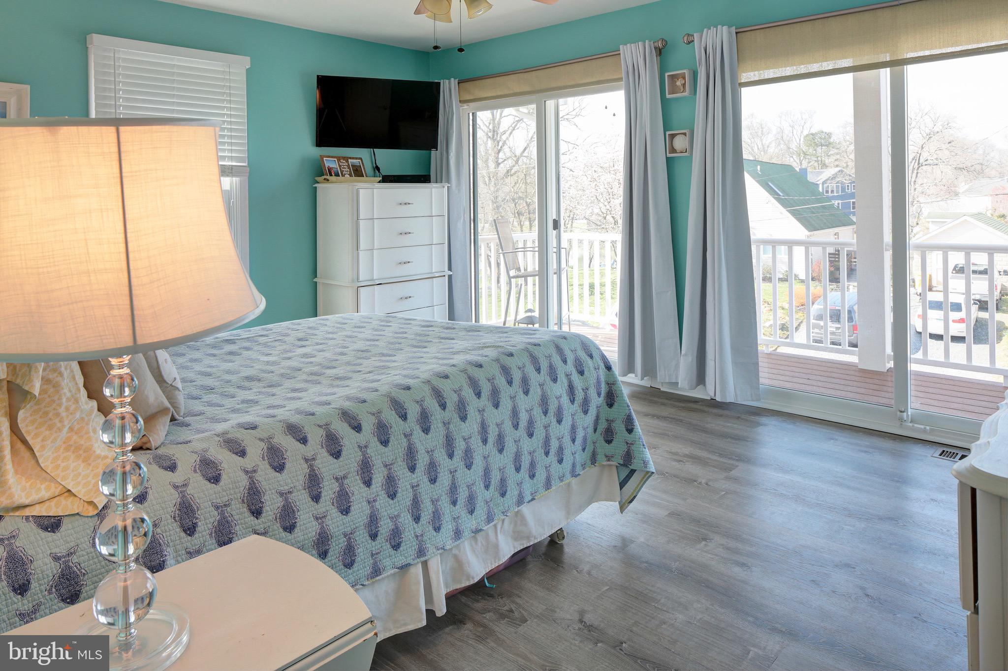 EDGEWATER - Residential