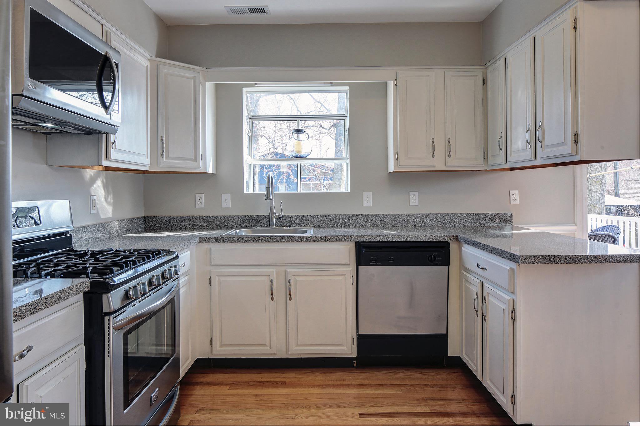 EDGEWATER - Residential