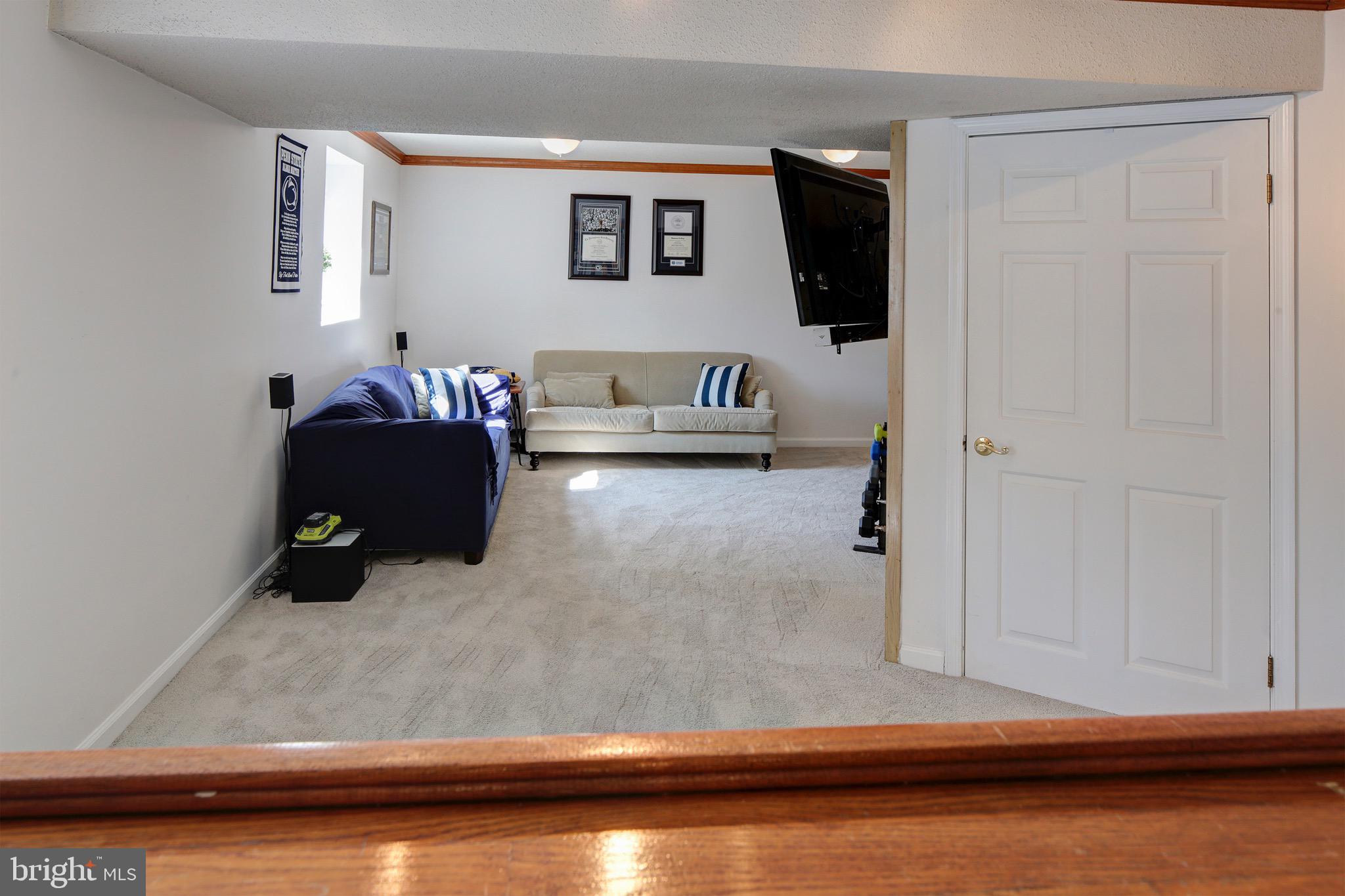 EDGEWATER - Residential