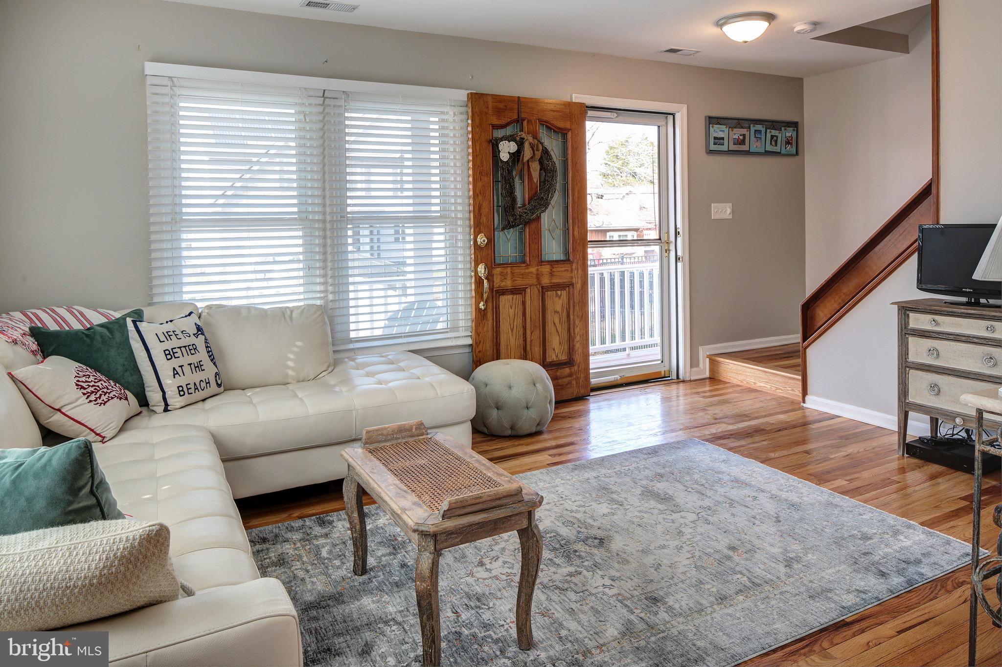 EDGEWATER - Residential