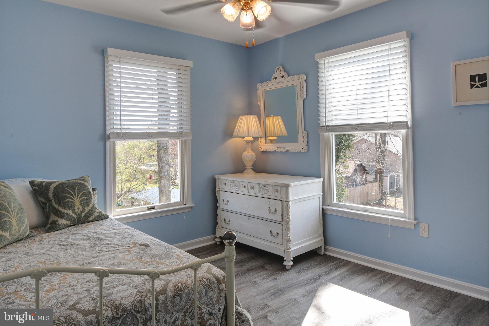 EDGEWATER - Residential