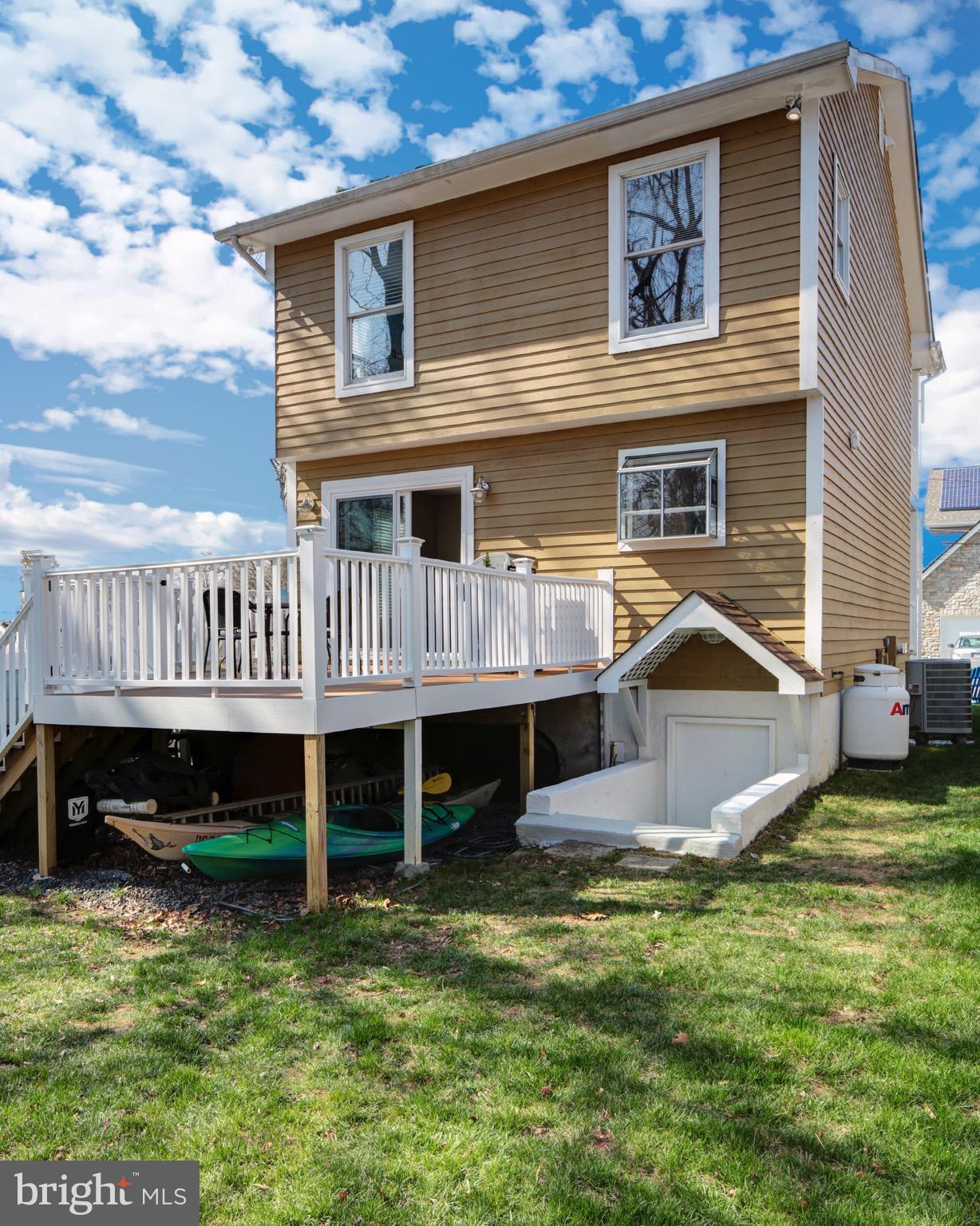 EDGEWATER - Residential