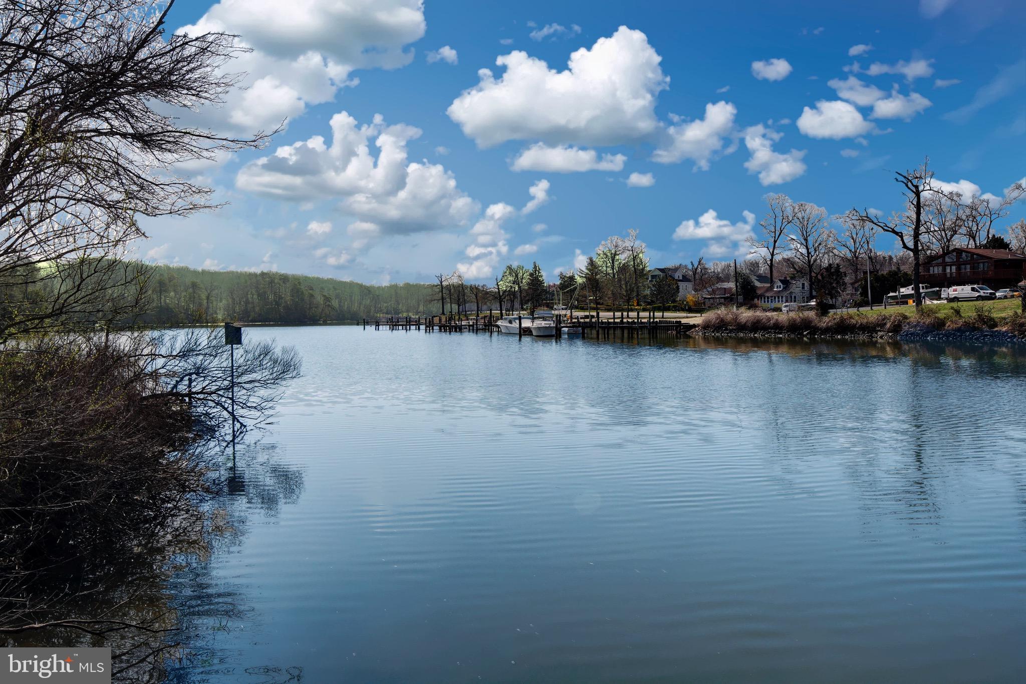 EDGEWATER - Residential