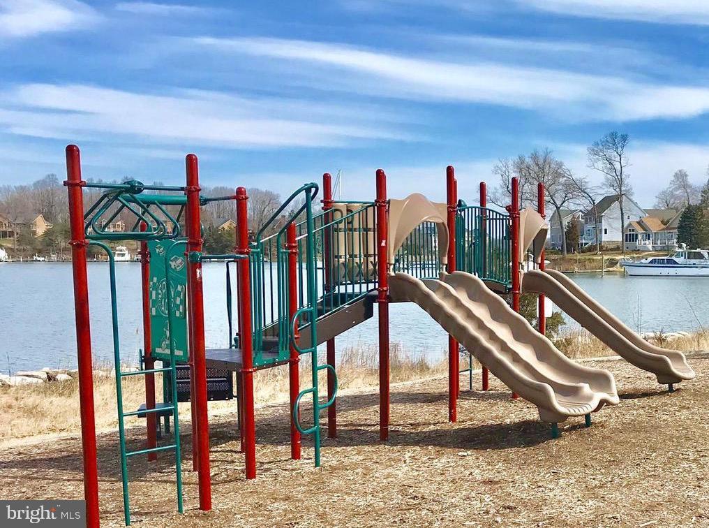 EDGEWATER - Residential