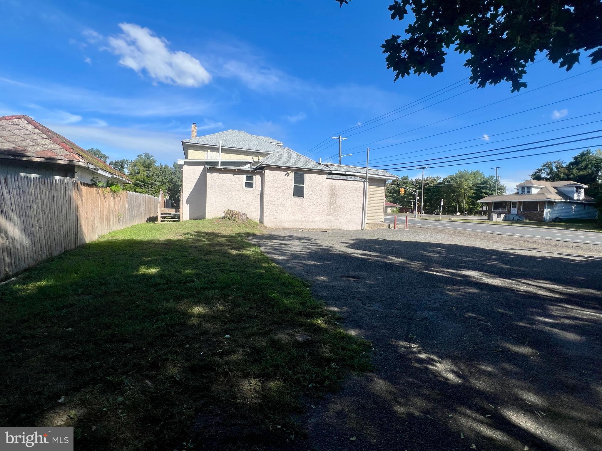 320 WHITE HORSE PIKE
