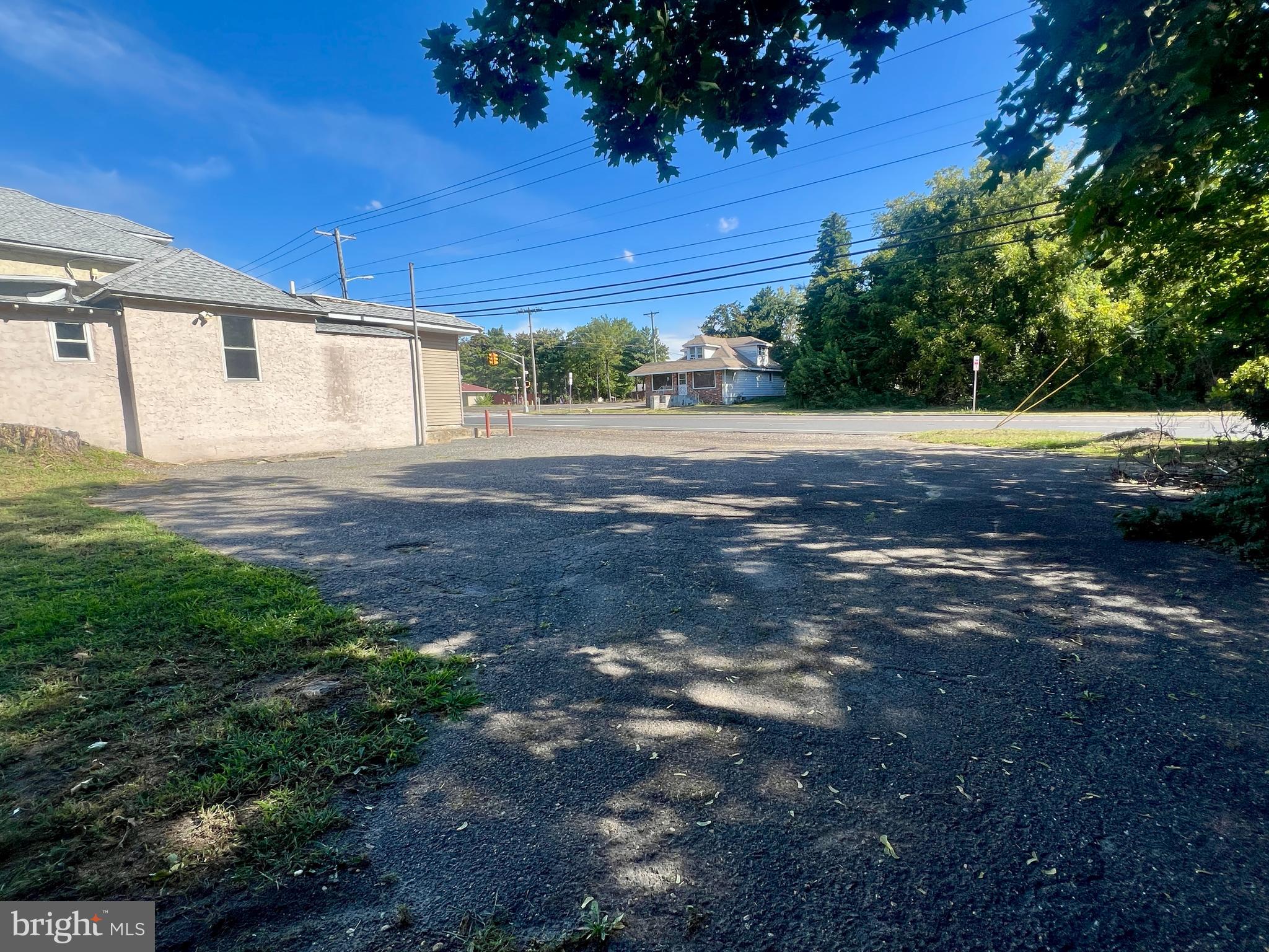 320 WHITE HORSE PIKE