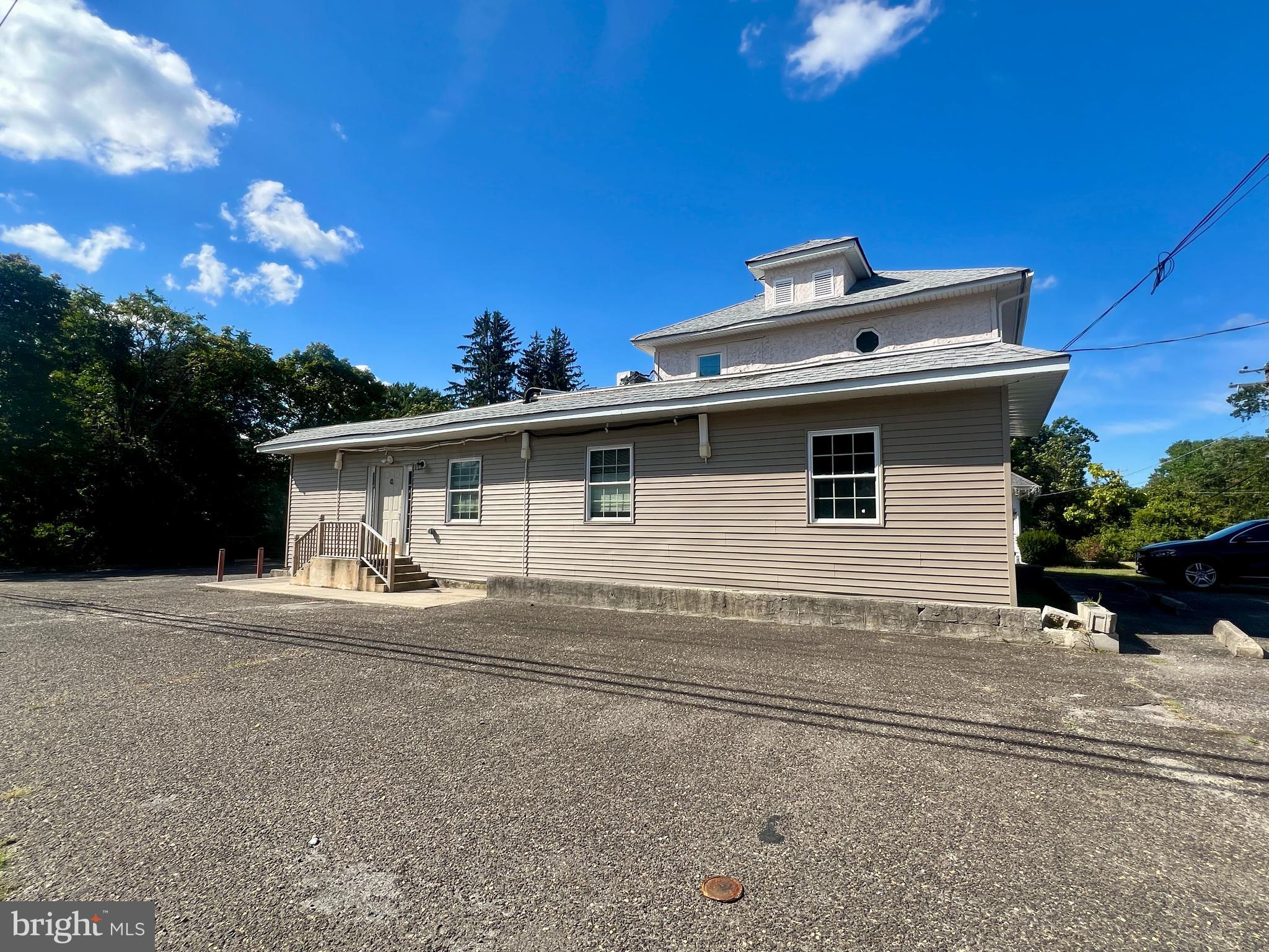 320 WHITE HORSE PIKE