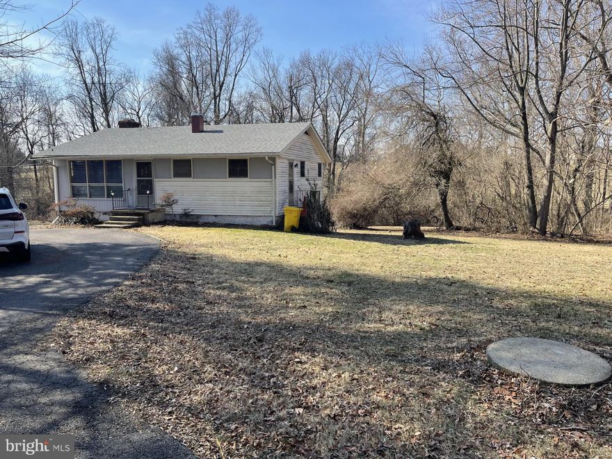 Professional photos coming soon ! Great Opportunity! This 1.4 acre lot offers plenty of space for customization, whether you are considering a renovation or a complete rebuild. The location would be  a great  opportunity for a home business near downtown Annapolis, easy access to restaurants, shopping, and major commuter routes. 
This home features 3 bedrooms, 2 baths, full basement with walk out to a screen porch.