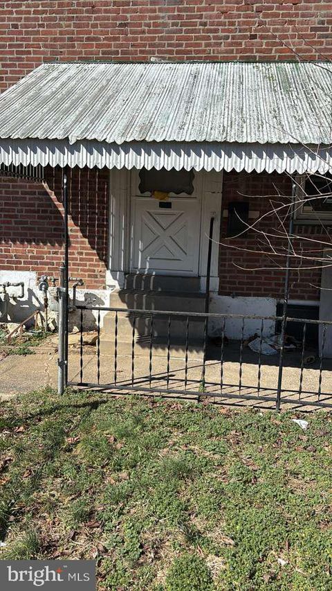 Townhouse For Sale - 7303 Sherbrook Boulevard<br/> UPPER DARBY, PA 19082