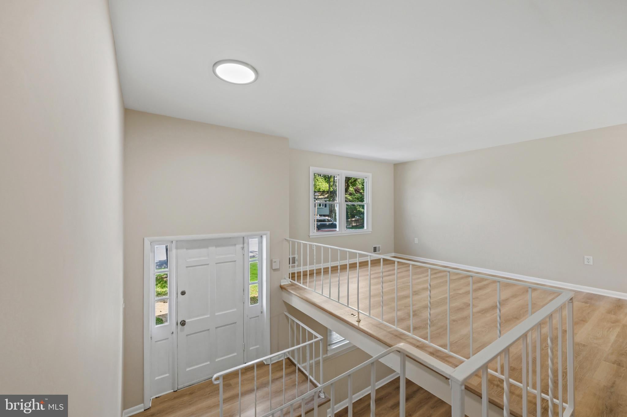 908 COUNTRY TERRACE