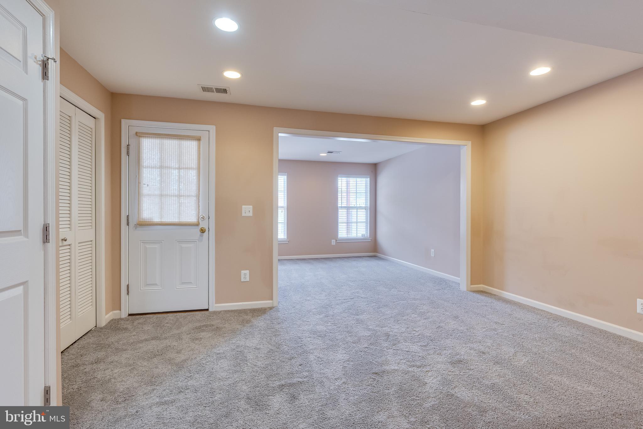 LAKELAND PLACE - Residential