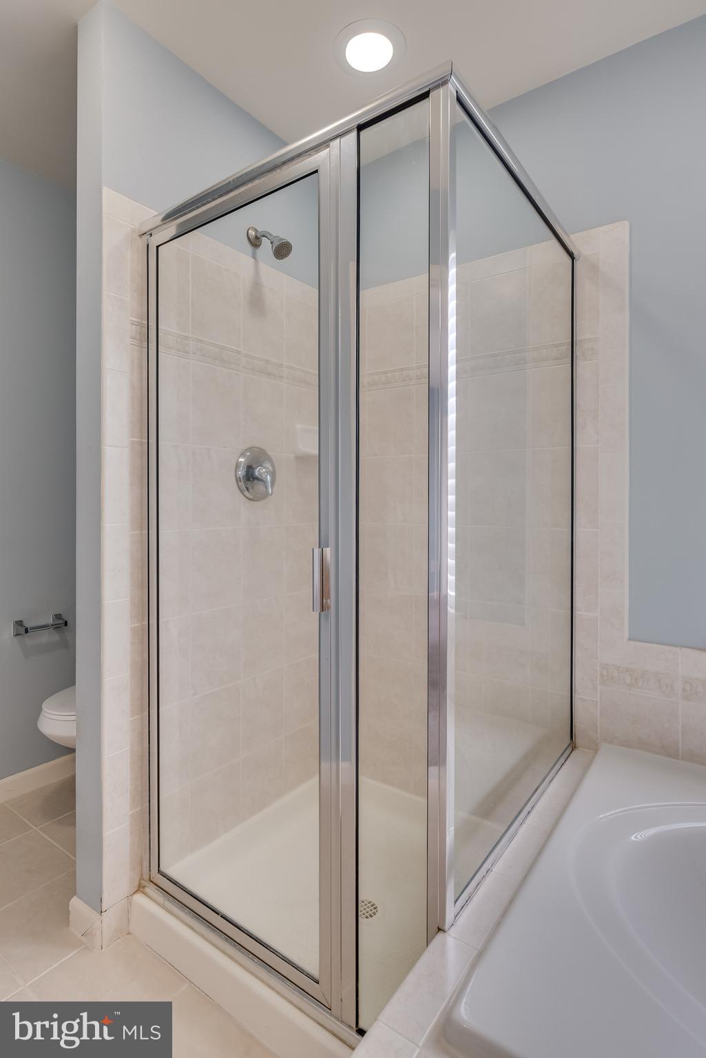 LAKELAND PLACE - Residential