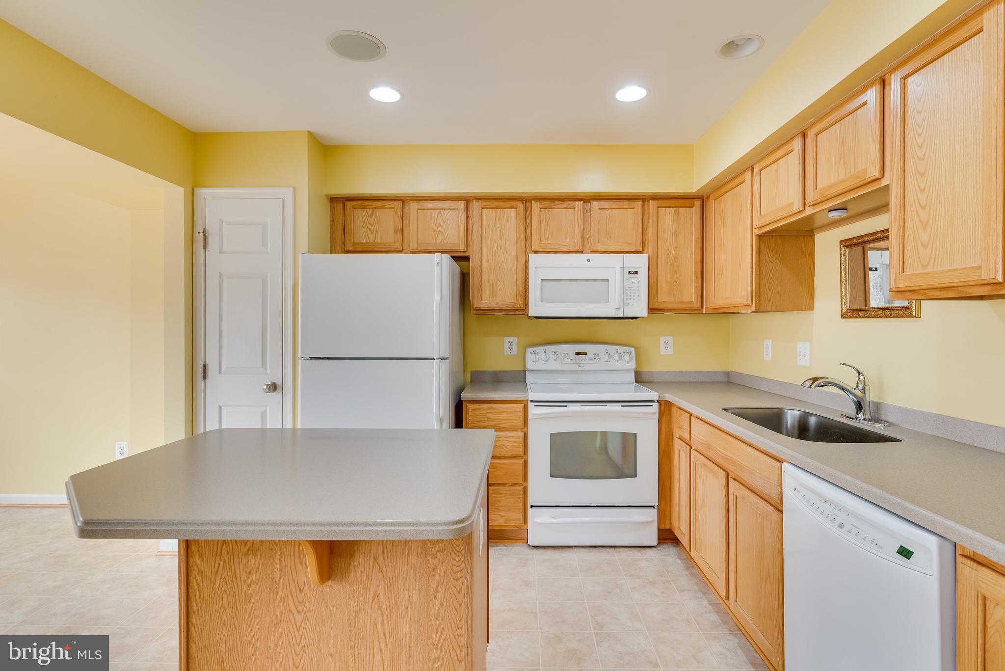 LAKELAND PLACE - Residential