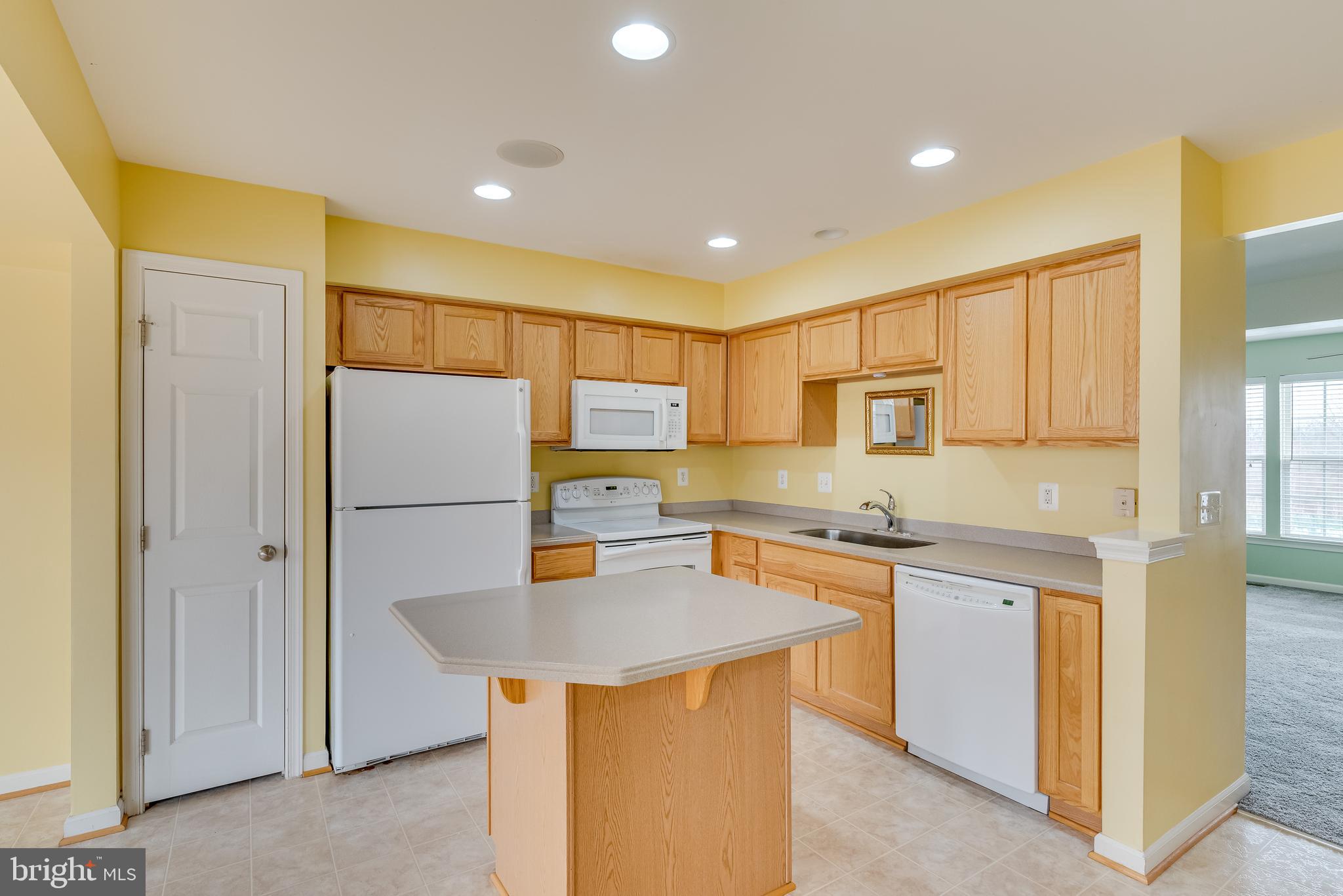 LAKELAND PLACE - Residential