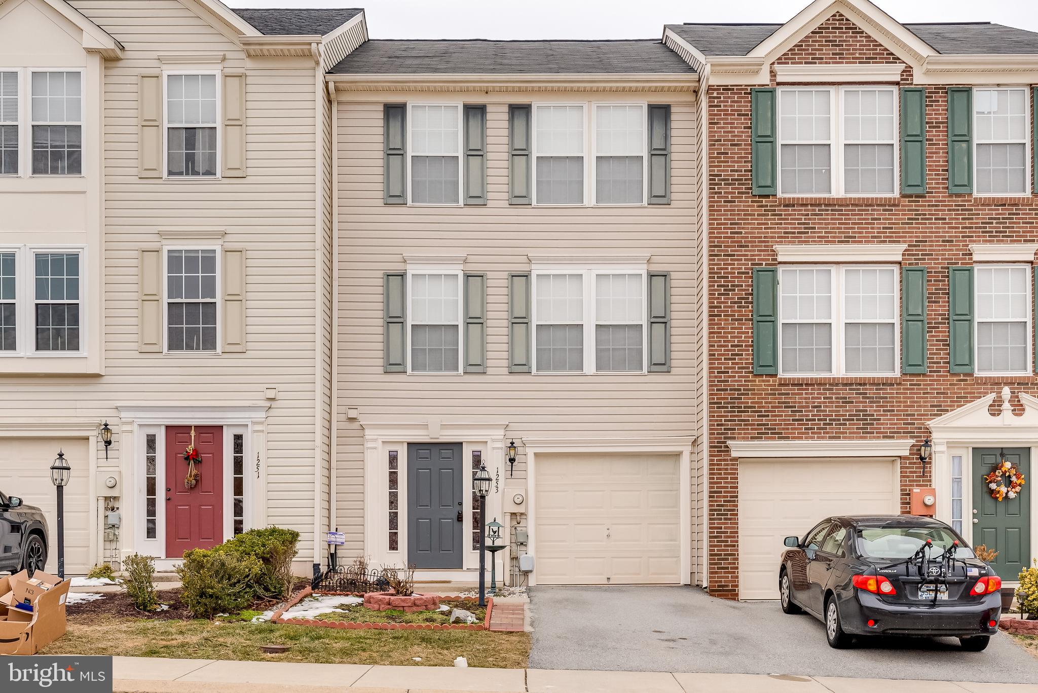 LAKELAND PLACE - Residential