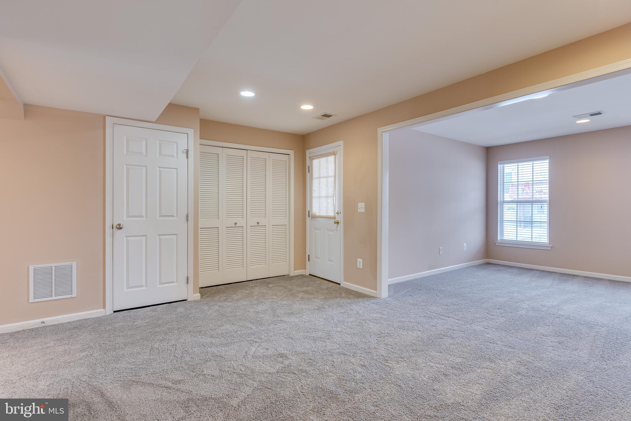 LAKELAND PLACE - Residential