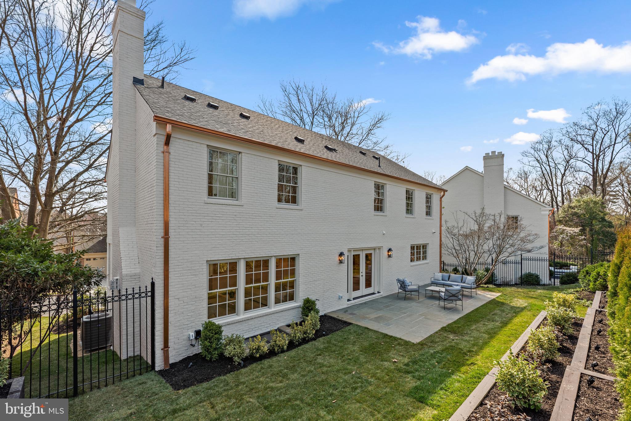 SPRING VALLEY - Residential