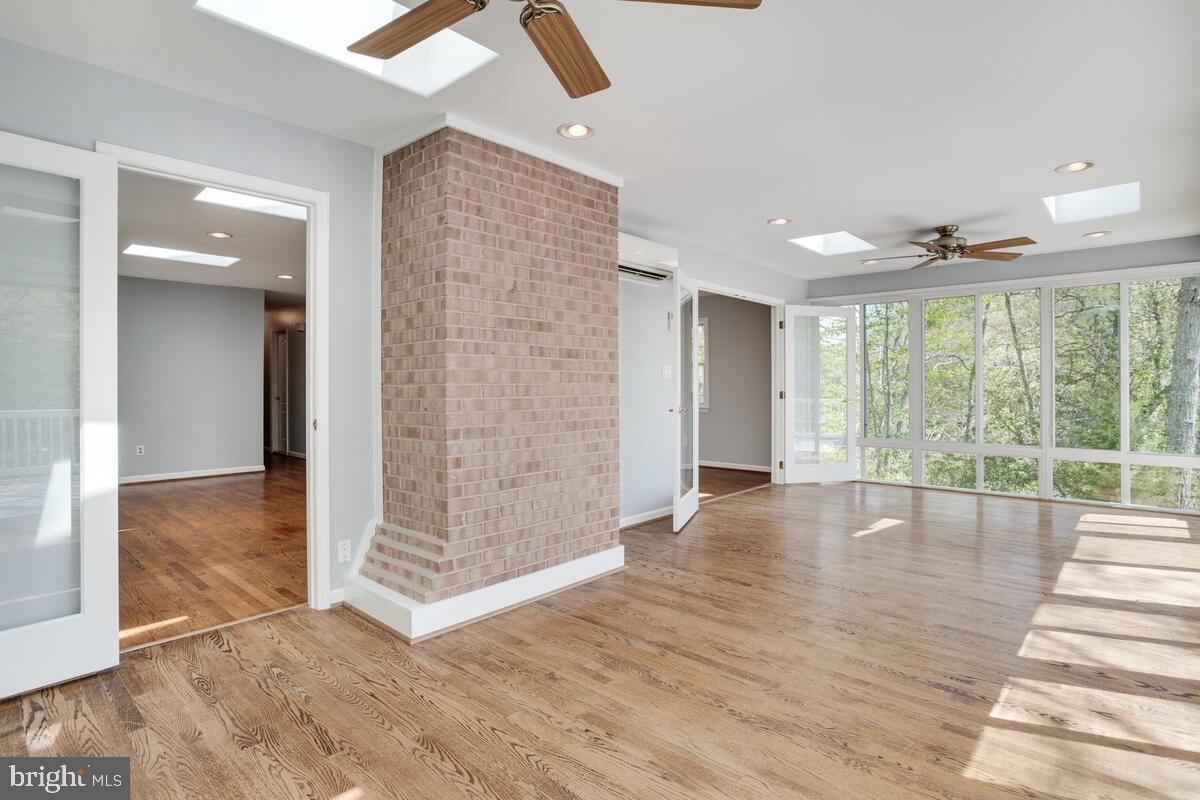 HARBOR HILLS - Residential