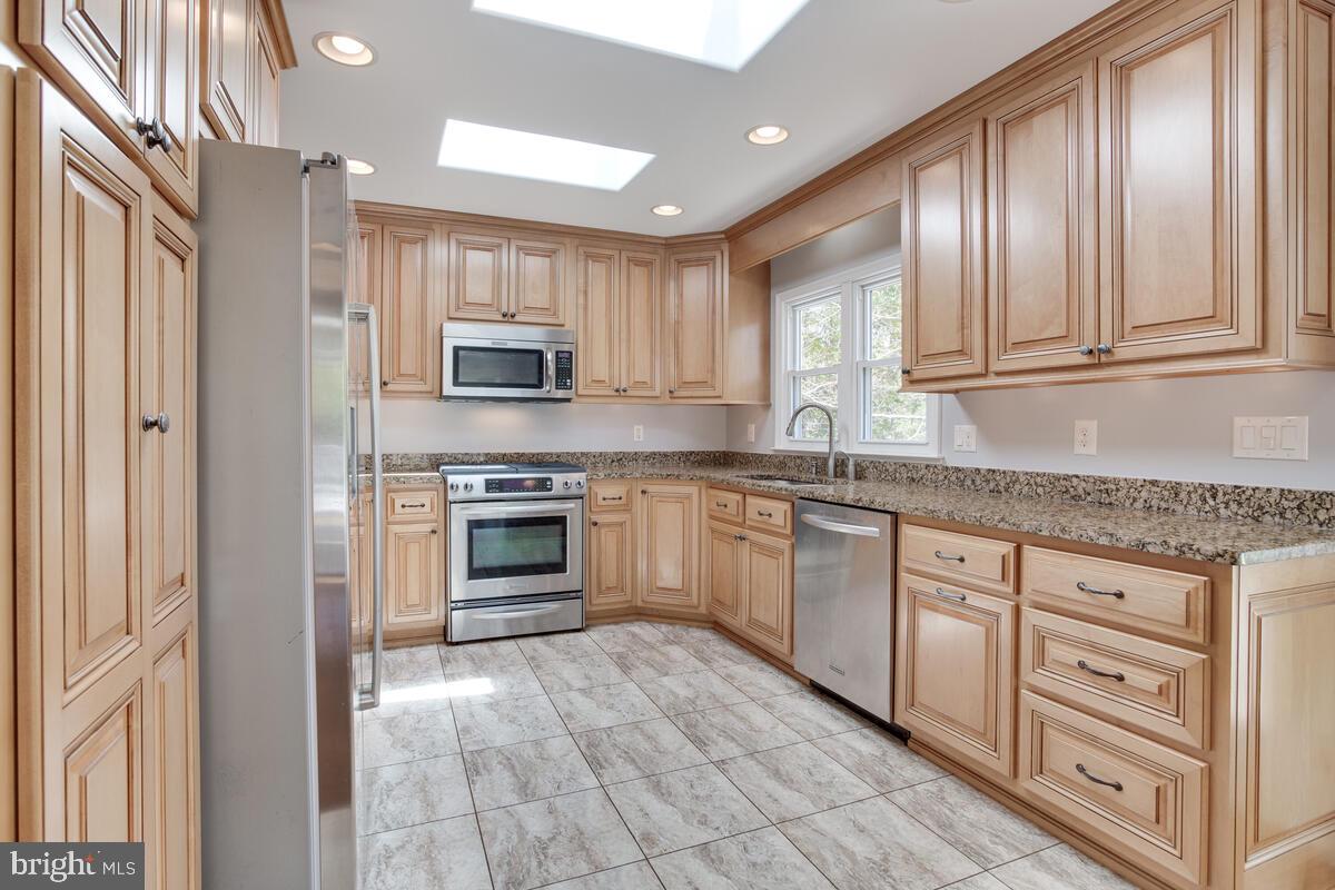 HARBOR HILLS - Residential