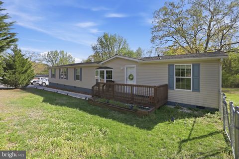 8 WALKER WAY STAFFORD VA 22554