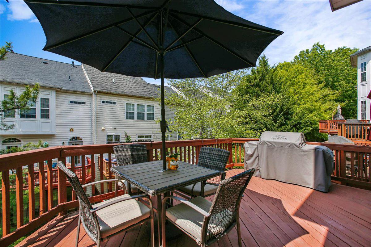 7850 LOCUST LEAF LANE