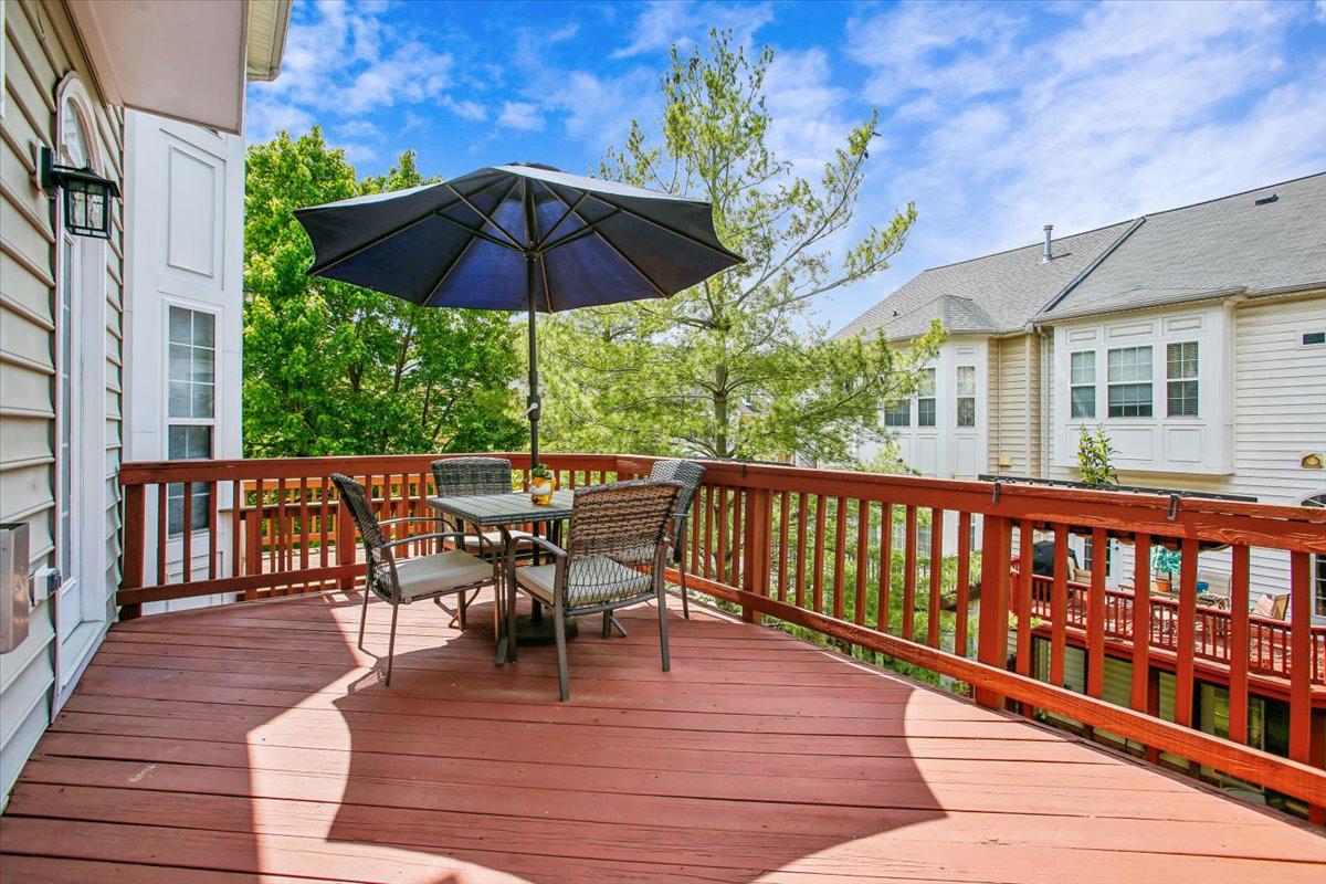 7850 LOCUST LEAF LANE