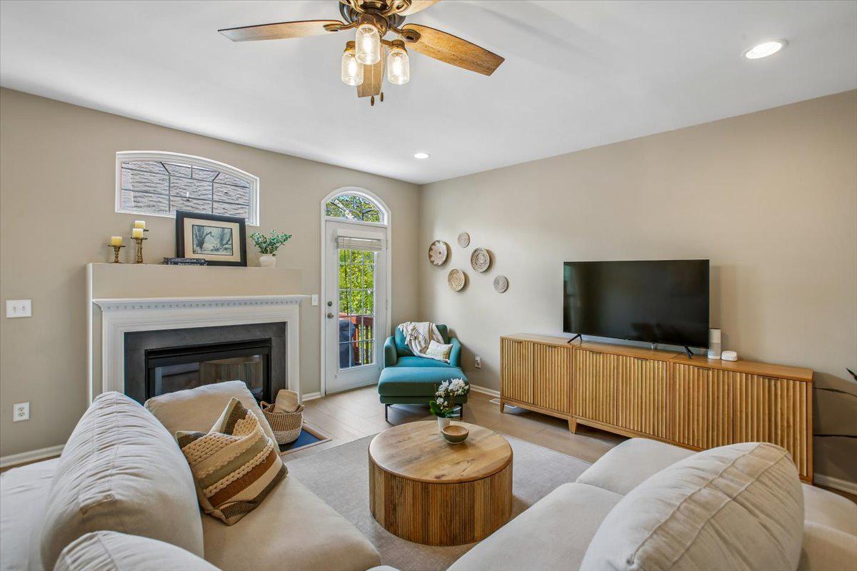 7850 LOCUST LEAF LANE