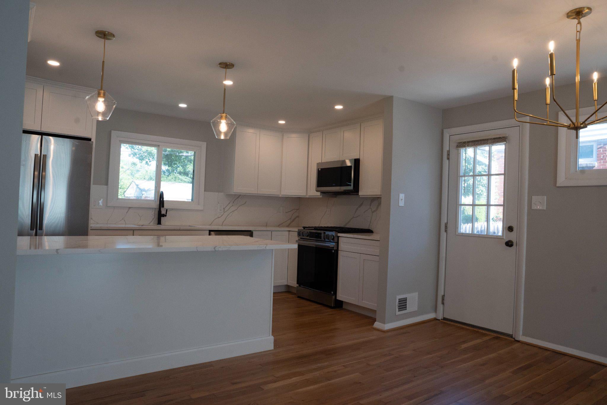 14117 LONDON LANE